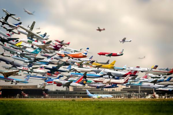 در هر لحظه چند هواپیما در آسمان وجود دارد؟