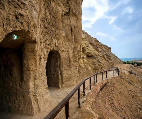 غارهای خربس قشم کجاست؟